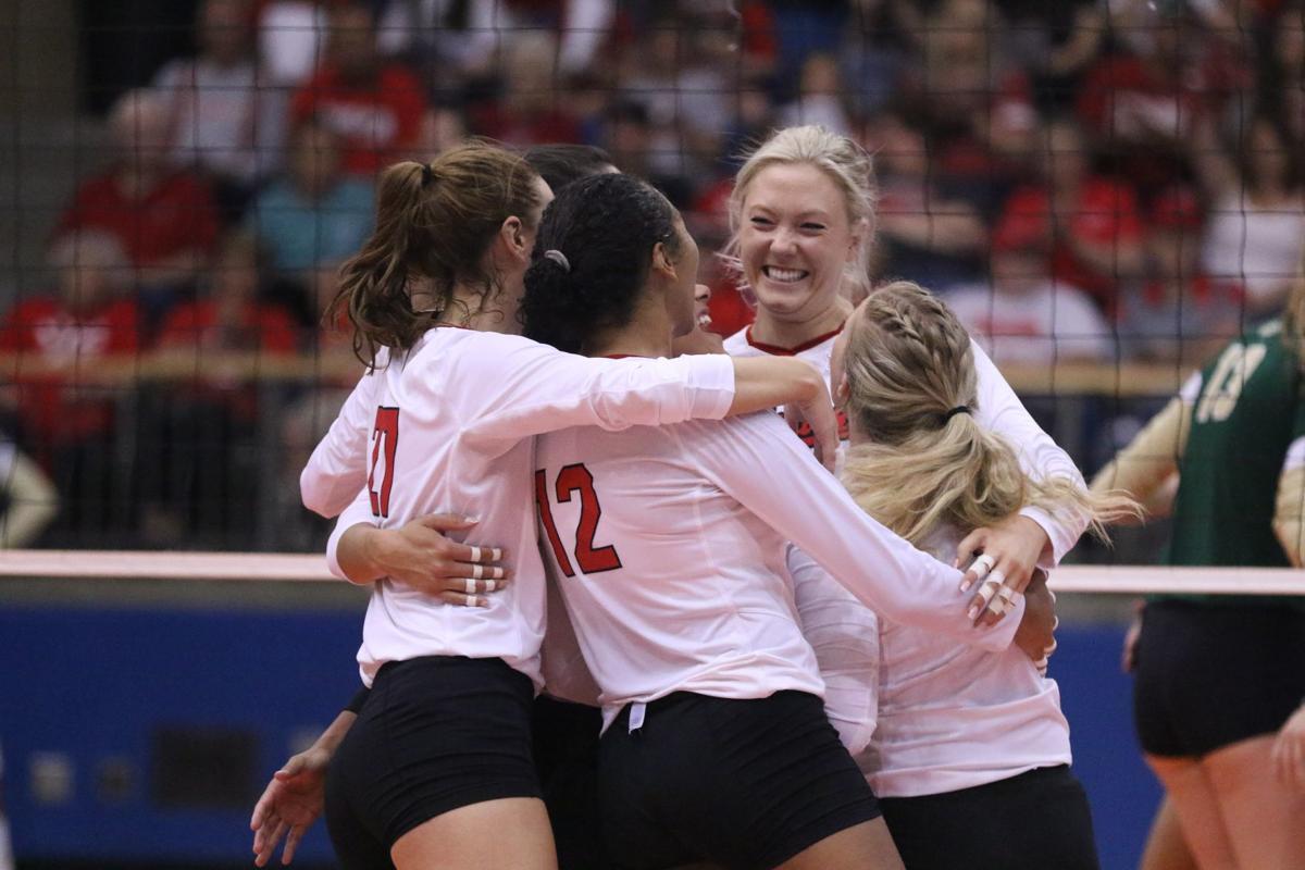 Five Former Huskers Named To Team Usa S Preliminary Roster For 2019 Fivb Volleyball Nations League Blogs Omaha Com