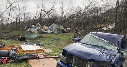 Predawn Missouri tornado kills at least 5 sows destruction Predawn Missouri tornado kills at least 5 sows destruction