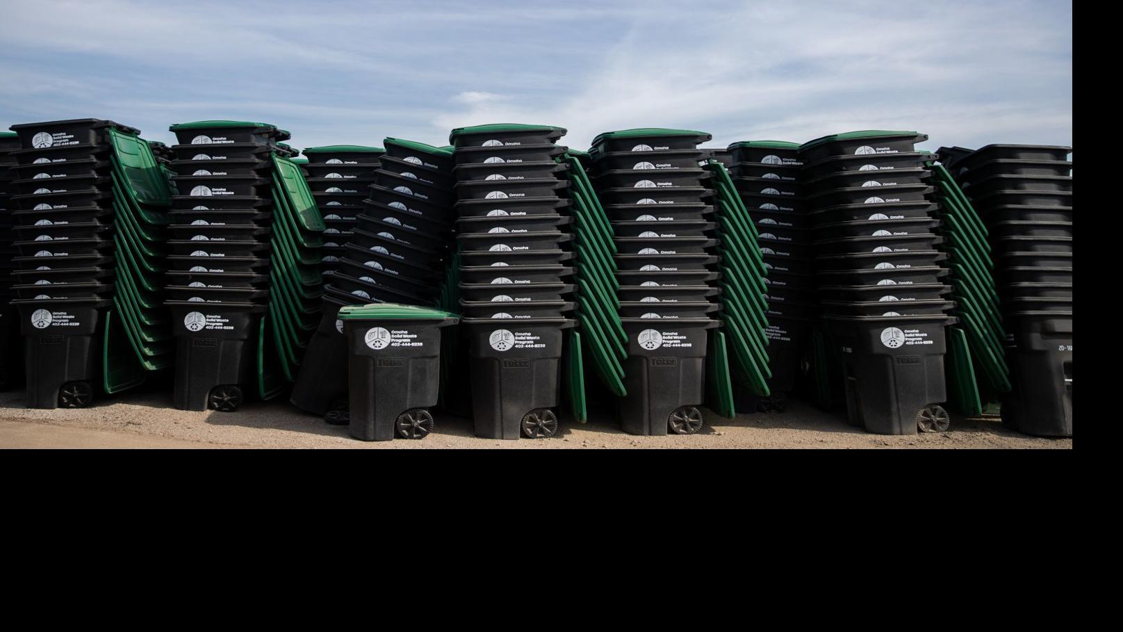 Omahans To Start Receiving New 96 Gallon Trash Carts Monday But They Can T Be Used Until November Local News Omaha Com