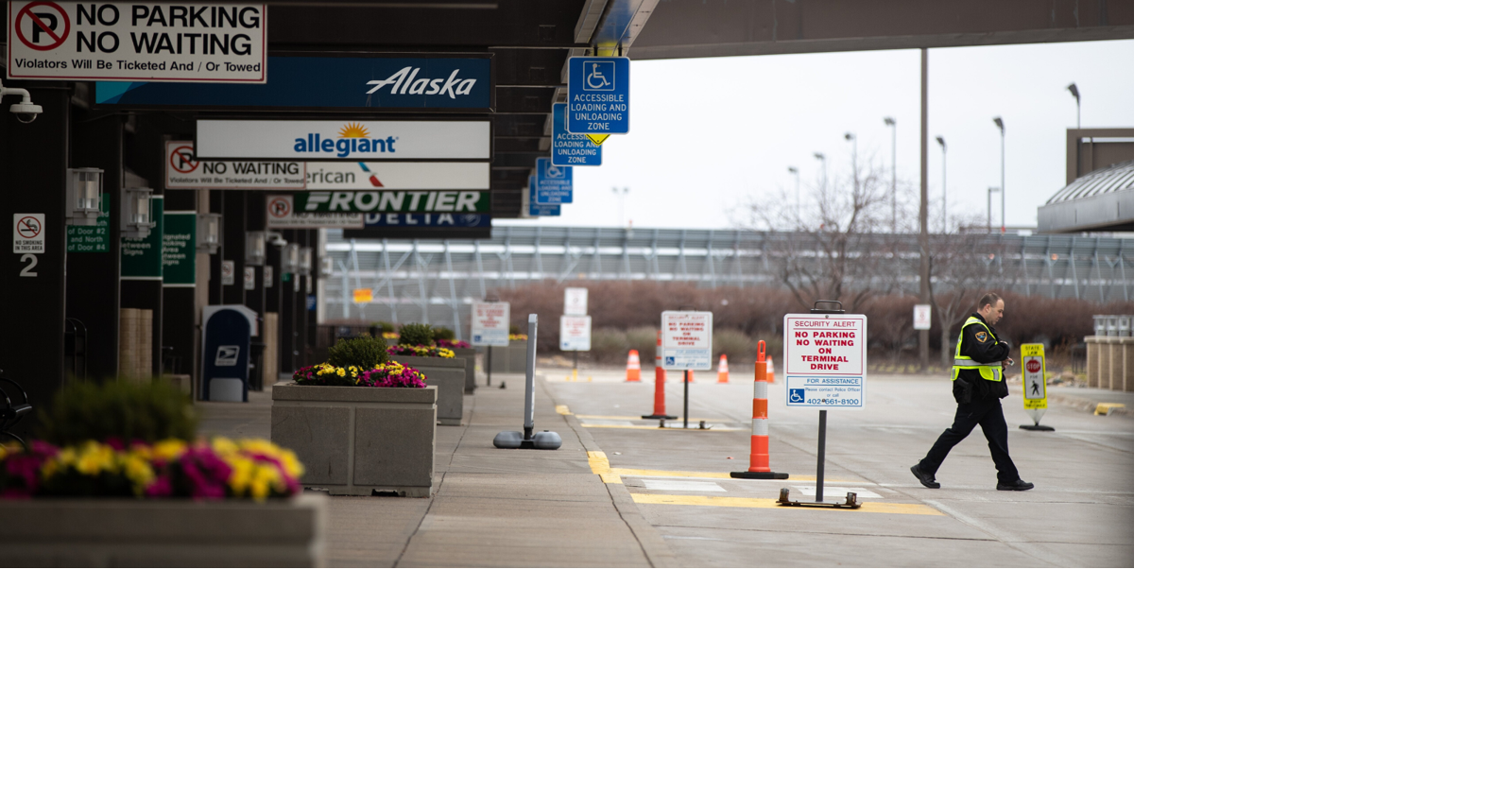 Frontier Airlines bietet am Flugplatz Eppley eine neue Strecke von Omaha ...