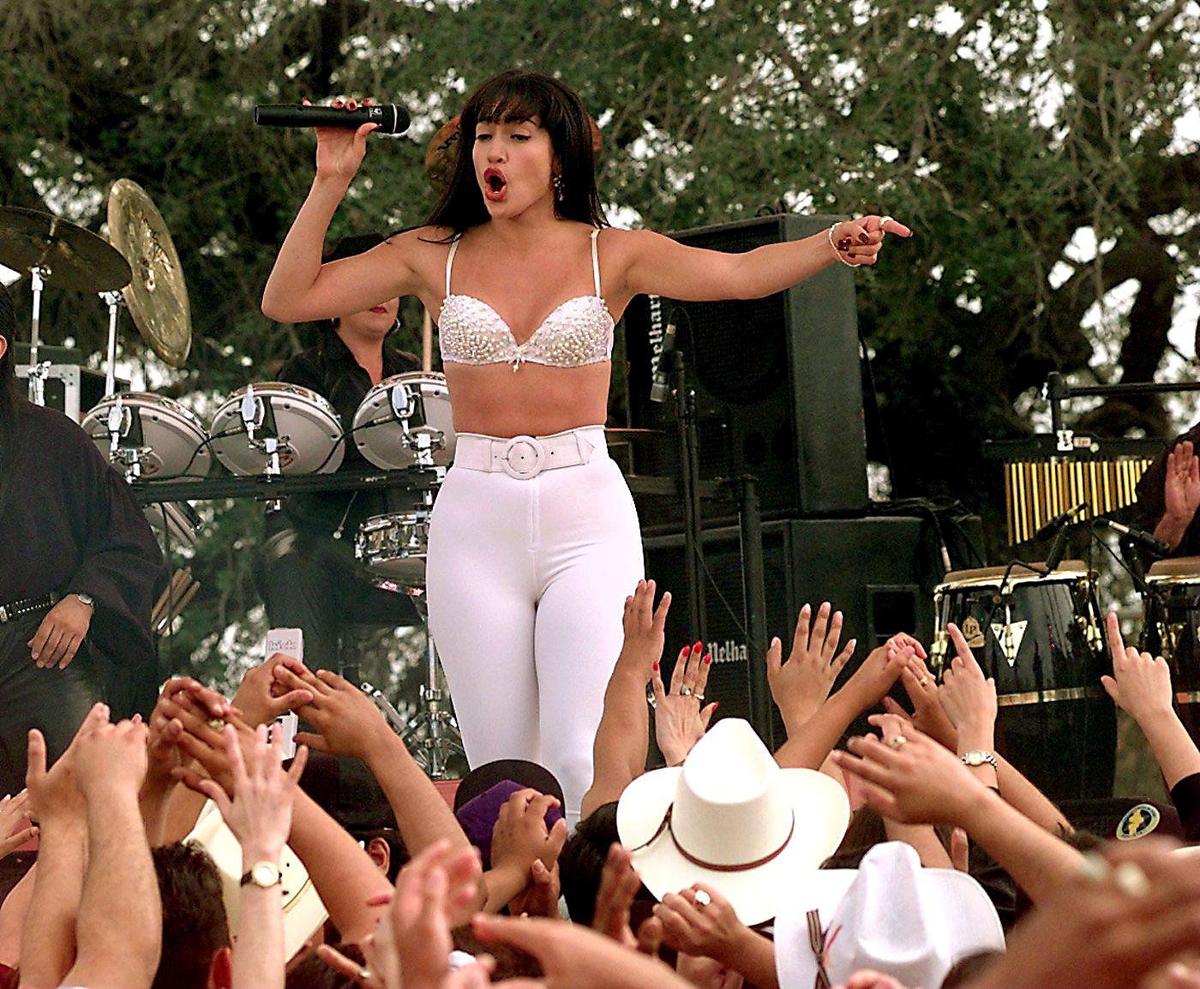 Watch Selena Online