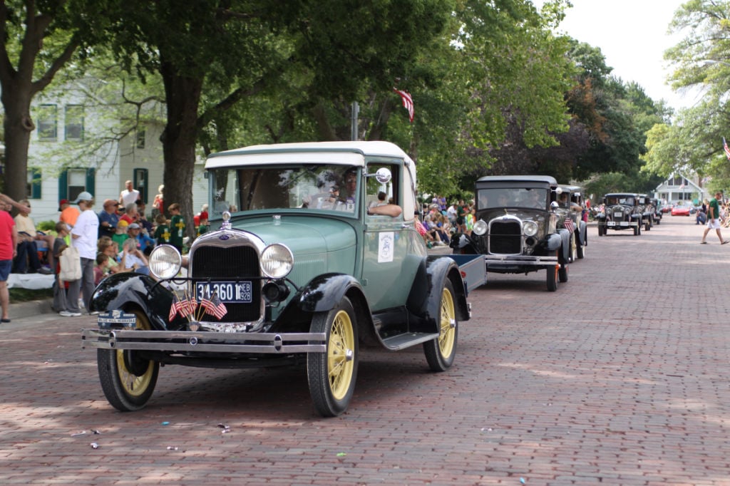Snowmen, classic cars on parade for Gretna Days Local News