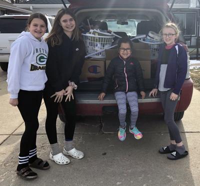 Dancers donate