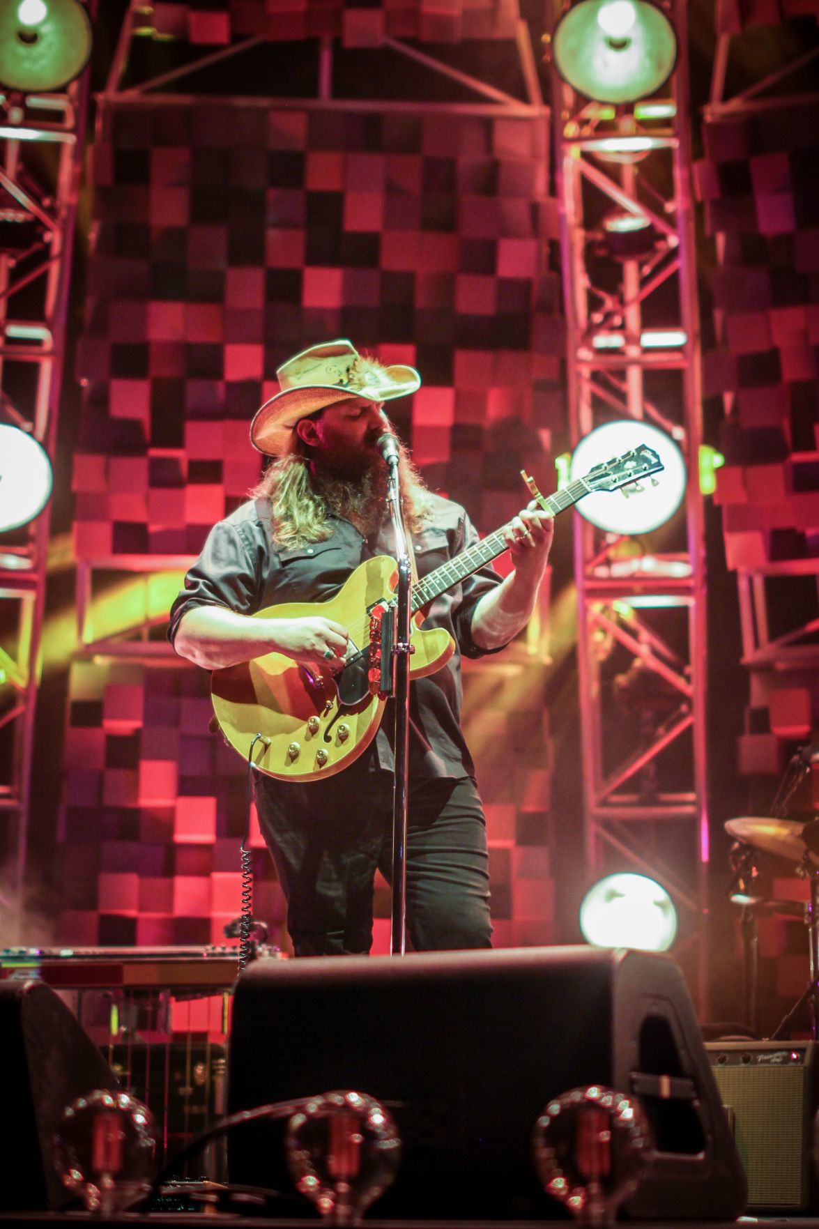 Review Chris Stapleton is better than his country peers; his Omaha show proved it Music