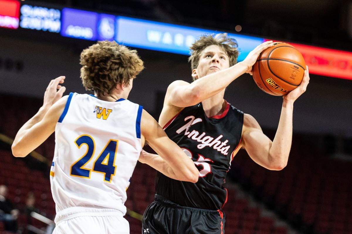 Class B Bradley Bennett Leads Elkhorn Mount Michael Past Wahoo