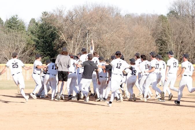 Wild ninth inning rally gives Wayne State 13-12 win over Concordia-St. Paul