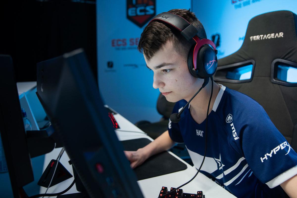 Do You Know Obo This 15 Year Old Omaha Gamer Is Going Pro At Counter Strike Lifestyles Omaha Com Do You Know Obo This 15 Year Old Omaha Gamer Is Going Pro At Counter Strike Lifestyles Omaha Com
