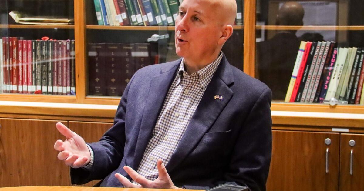 Senator Pete Ricketts sagt, für den 1,8-Milliarden-Dollar-Fonds von Trump ...