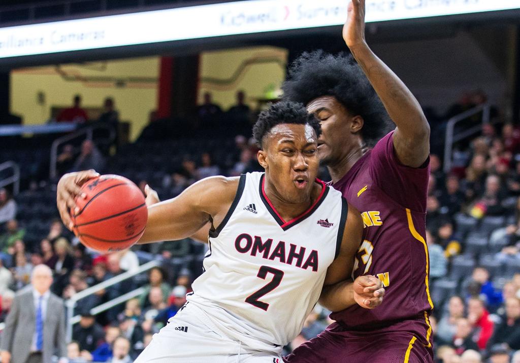 Nearly Half Of Uno Basketball S Roster Is From Mavs Hottest