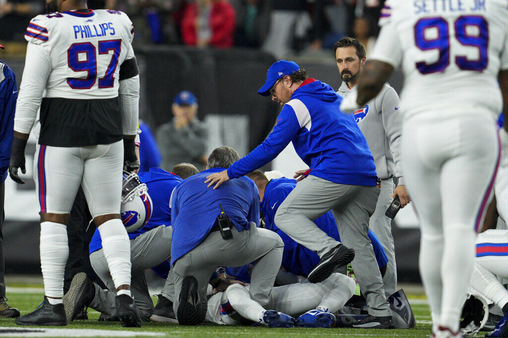 Steelers slammed for 'disgusting' CPR celebration just days after Damar  Hamlin's on-field cardiac arrest