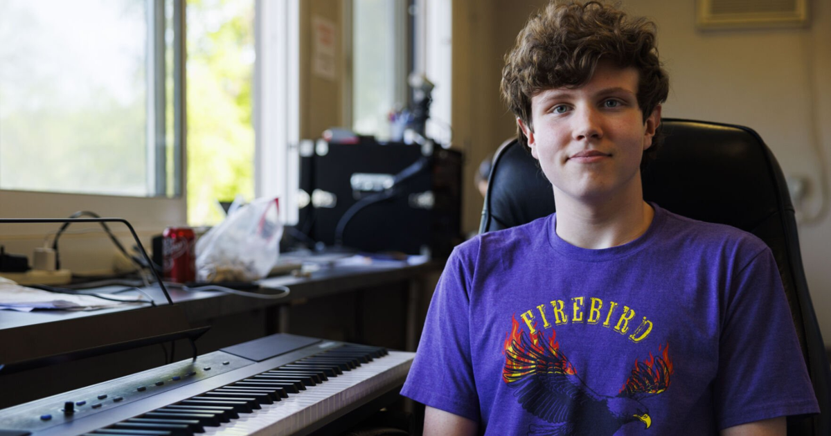 Omaha Central freshman turns Christmas gift into 'pretty cool' baseball ...