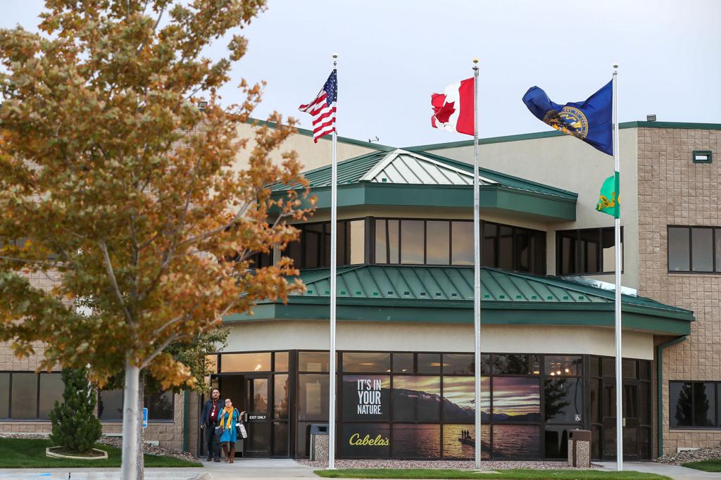 After Cabela S Sale To Bass Pro Shops Activist Investor Is Cashing Out Money Omaha Com