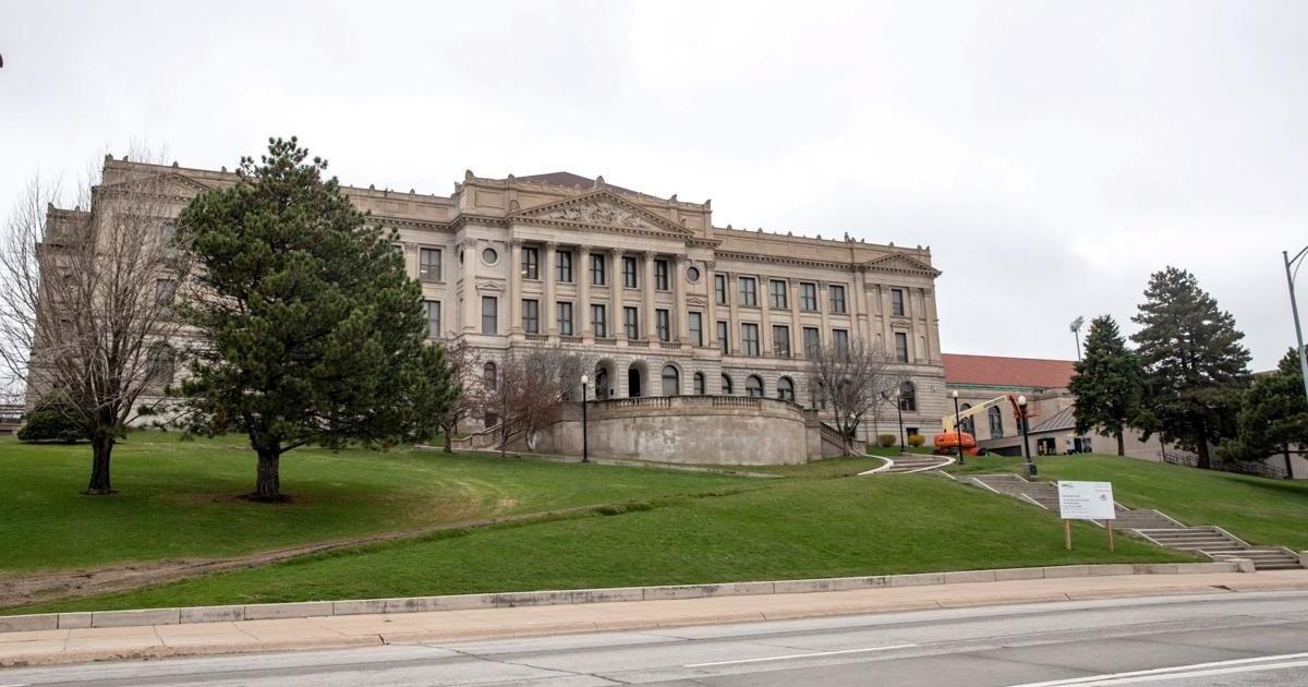 Omaha Central High School inducts 12 alumni into Hall of Fame