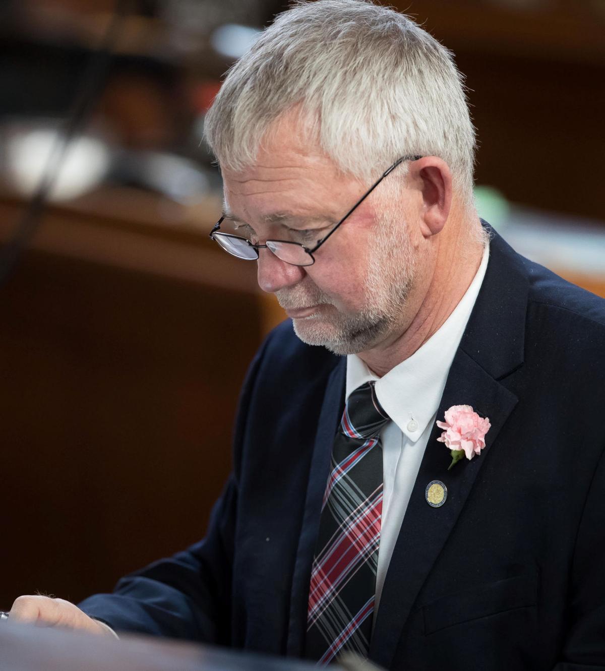 Legislators rev up debate on Nebraska's motorcycle helmet law