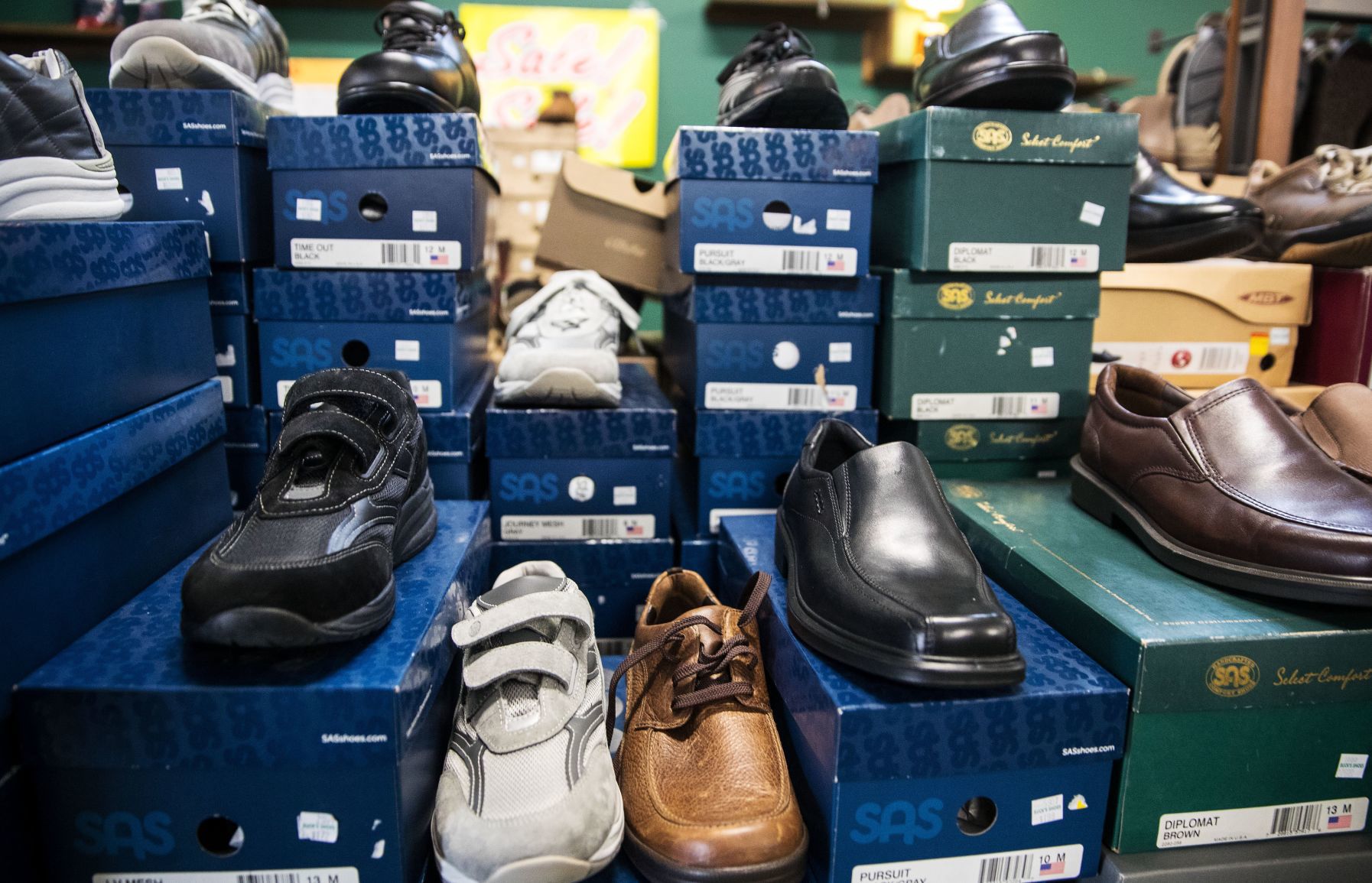 inmate footwear online shopping