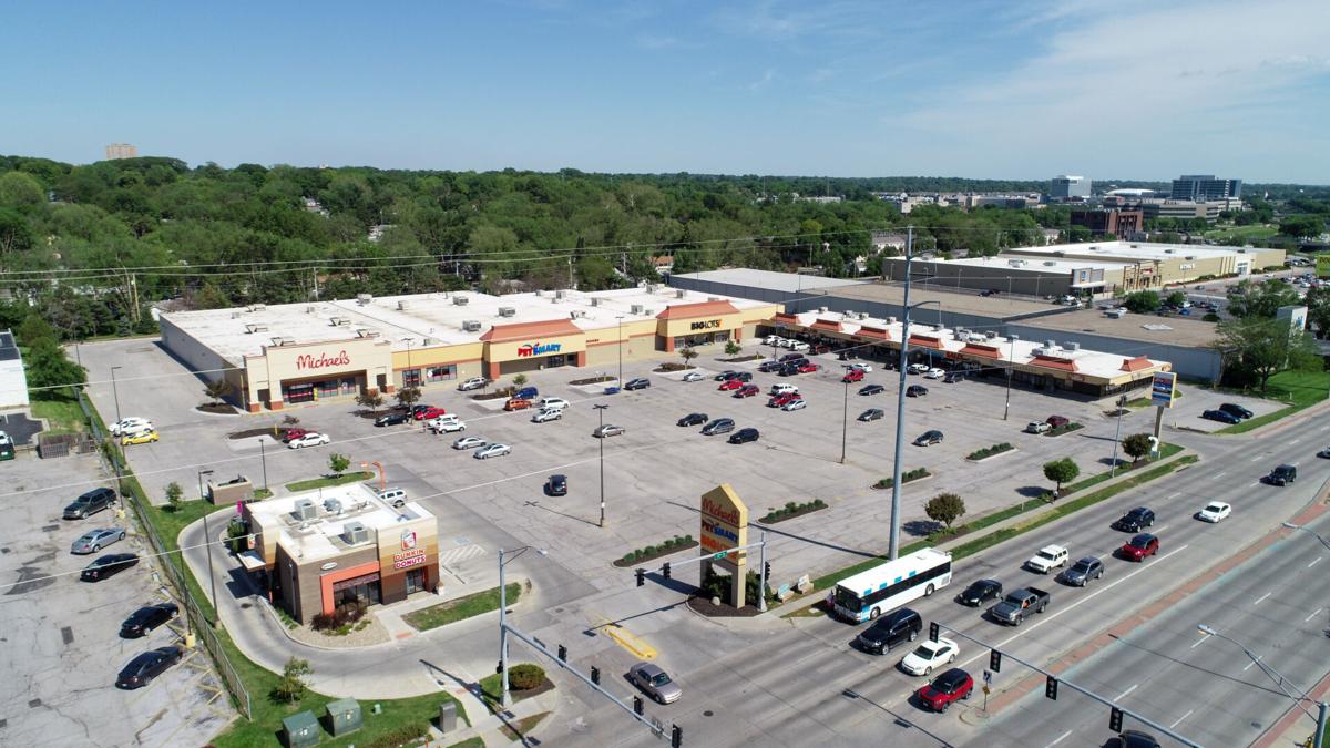 72nd Street shopping center sold for .75 million | Local Business News 72nd Street shopping center sold for .75 million | Local Business News