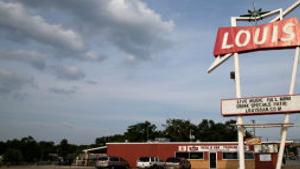 Kelly: Grocery store gone, but Louis Market sign might live on in ...