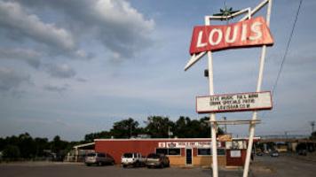 Kelly: Grocery store gone, but Louis Market sign might live on in ...