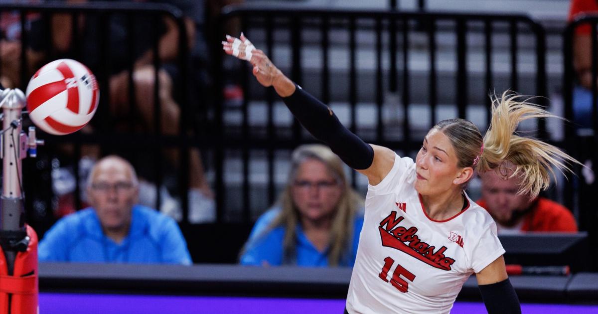 Serving run sparks Nebraska volleyball's sweep of Northwestern; Brent ...
