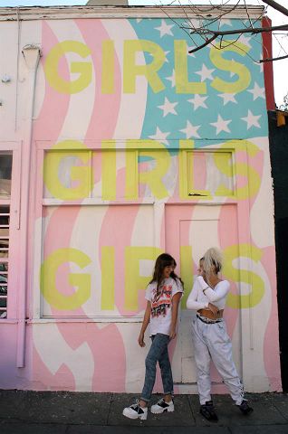 Omaha friends take vintage clothing store dream (and giant unicorn bust) to L.A. Omaha friends take vintage clothing store dream (and giant unicorn bust) to L.A.