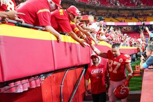 FOOTBALL-NFL-KC-DEN/