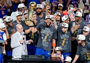 BASKETBALL-NBA-SAS-NYK/