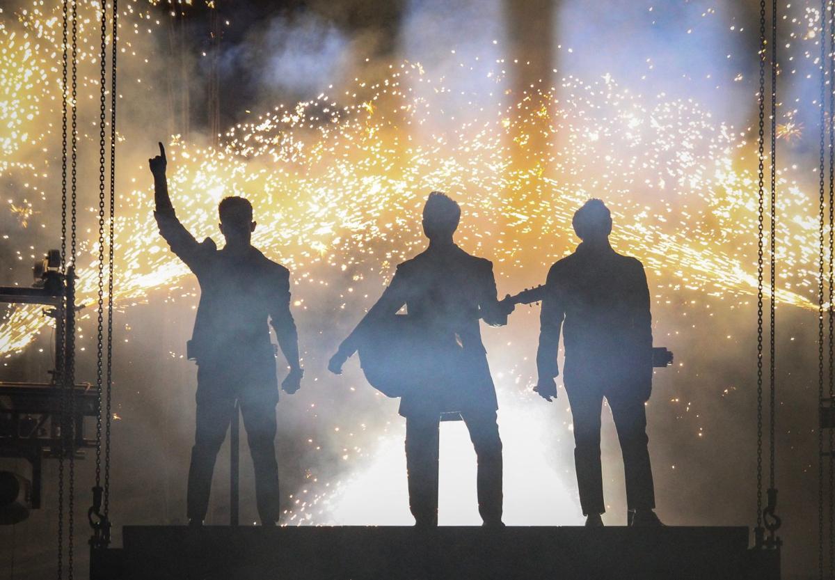 Review Jonas Brothers Perfect Harmonies Fire Up Sold Out Crowd