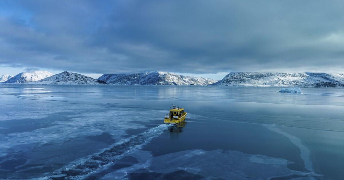Flood breaks with Trump administration on using force to take Greenland ...