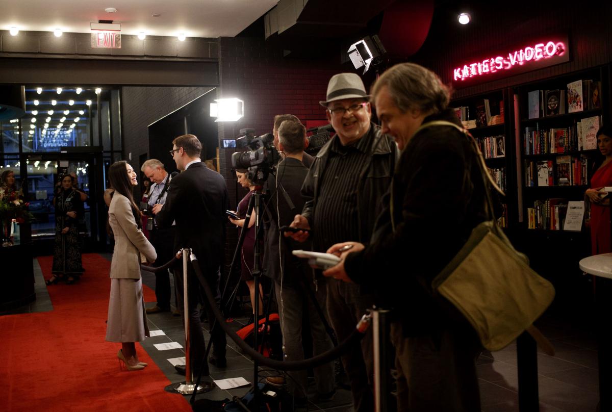 Alexander Payne S Downsizing Premiere Draws Hundreds To Omaha S Dundee Theater Entertainment Omaha Com