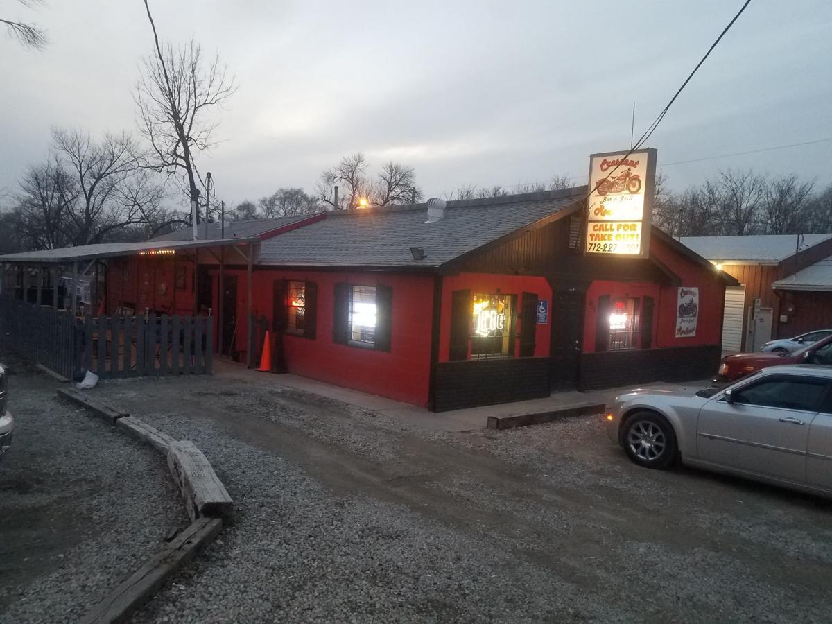 Nightlife review Crescent Roadhouse, a reason to dive into Iowa