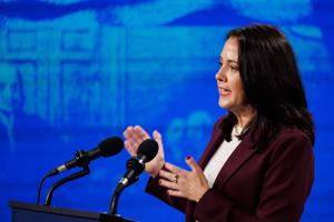 101126-owh-new-cd2debate1-nf-11