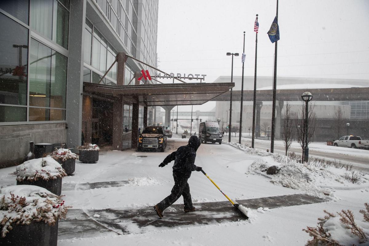 Blizzard dumps 6 to 10 inches of snow across the Omaha metro area