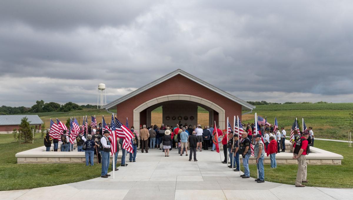 Photos Strangers, friends attend Omaha National Cemetery burials of vets without family