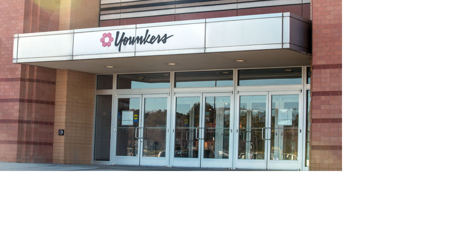 Omaha's Westroads Mall closes sale of anchor space to Dillard's