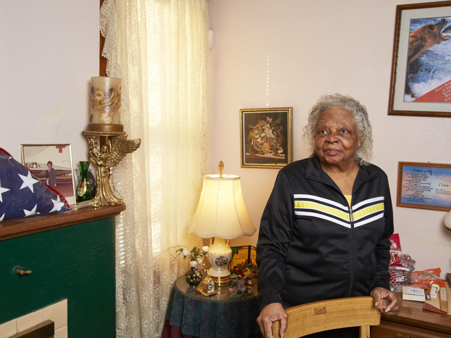 Project Houseworks Volunteers Save The Day And Possibly A Life Sponsored By Blue Cross Blue Shield Of Nebraska Omaha Com