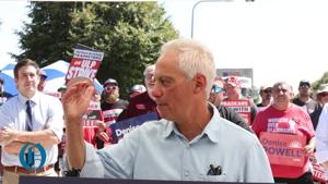 Rahm Emanuel joins Denise Powell on beer picket line in Omaha