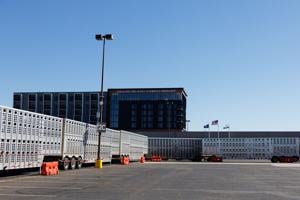 100526-owh-new-potusvisit-nf-09