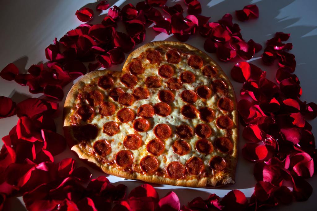 Where To Find A Heart Shaped Pizza This Valentine S Day News