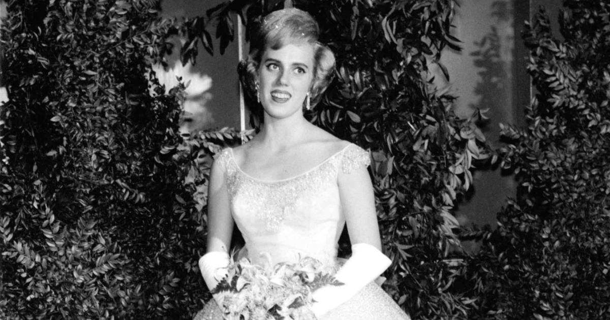 Short Takes: Friend shares picture of Omaha woman wearing Aksarben ball ...