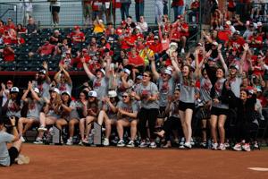 051026-owh-spo-nubbw-nf-06.JPG