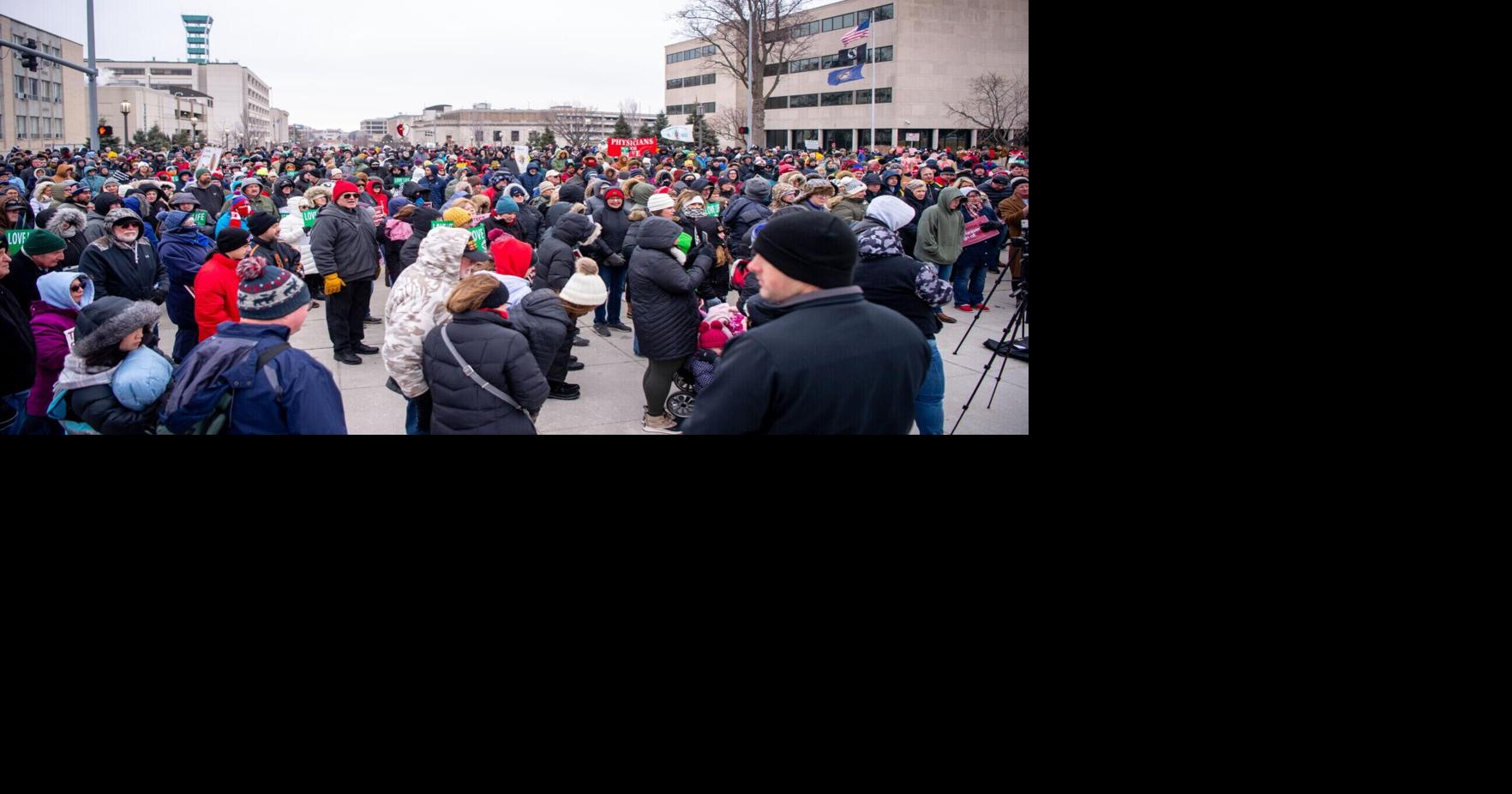 Thousands rally at Nebraska State Capitol for annual Walk for Life