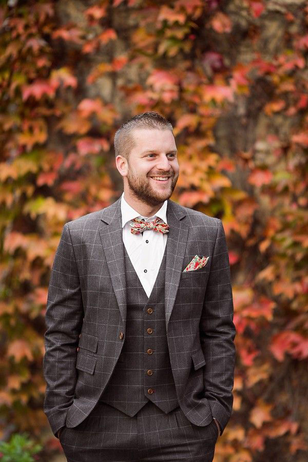 Grey bow clearance tie