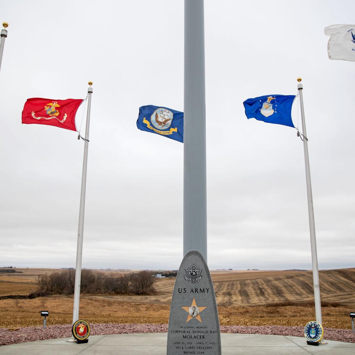 Editorial This Nebraska Field Of Flags Is A Striking Salute To