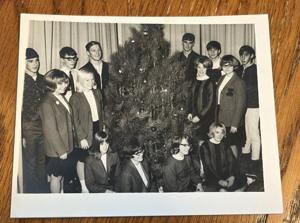 Susantheblondenexttoachristmastreeduringhighschool.jpg