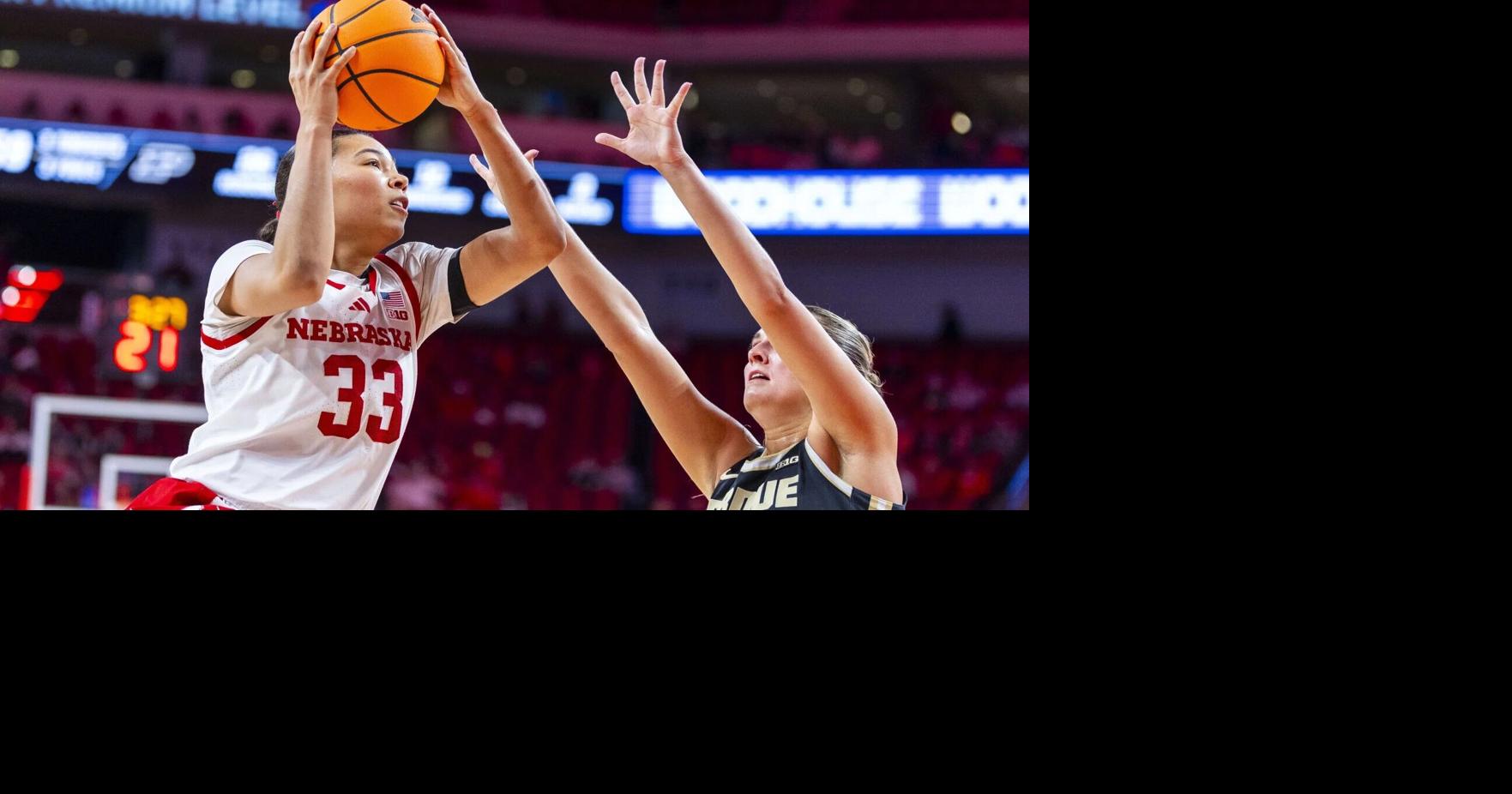 Die Damen-Basketballmannschaft der University of Nebraska beendet ihre ...