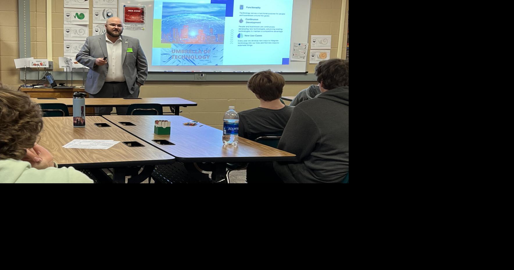 Think Bigger: Cybersecurity expert encourages students to pay attention