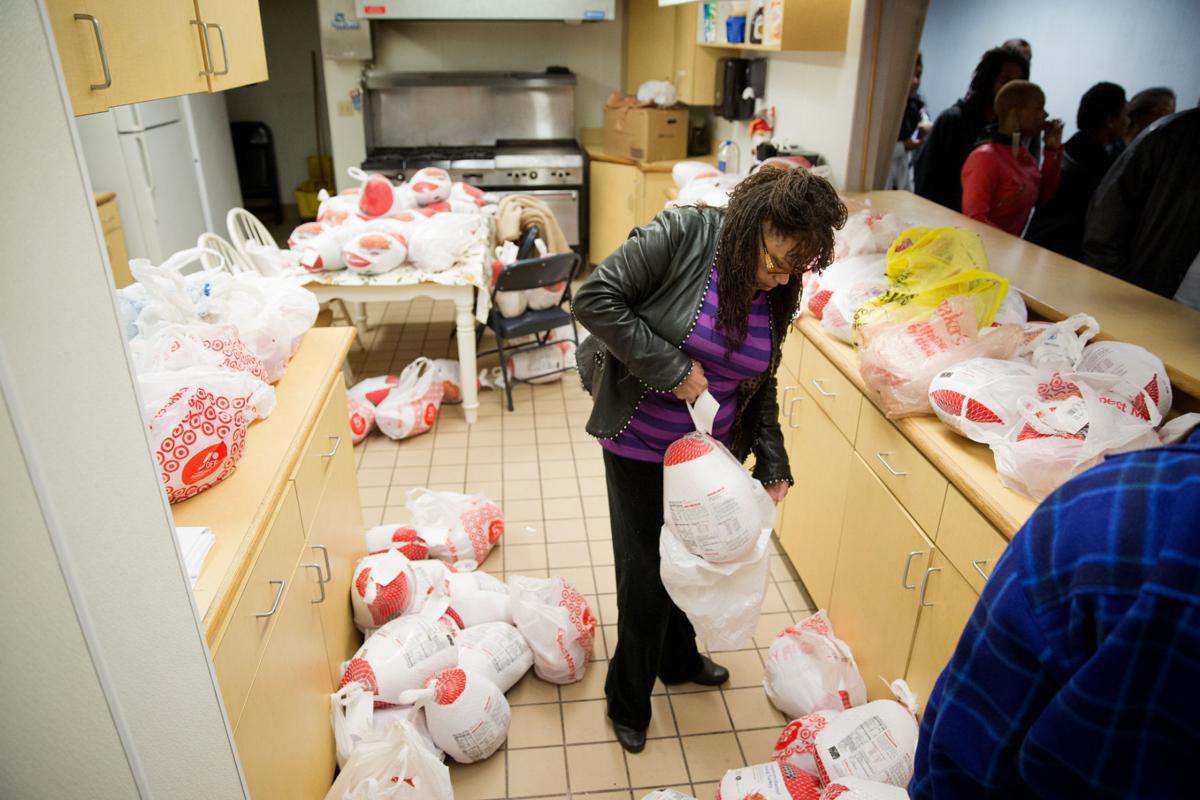 Omaha motorcycle clubs go on 'Turkey Run' to buy food for ...
