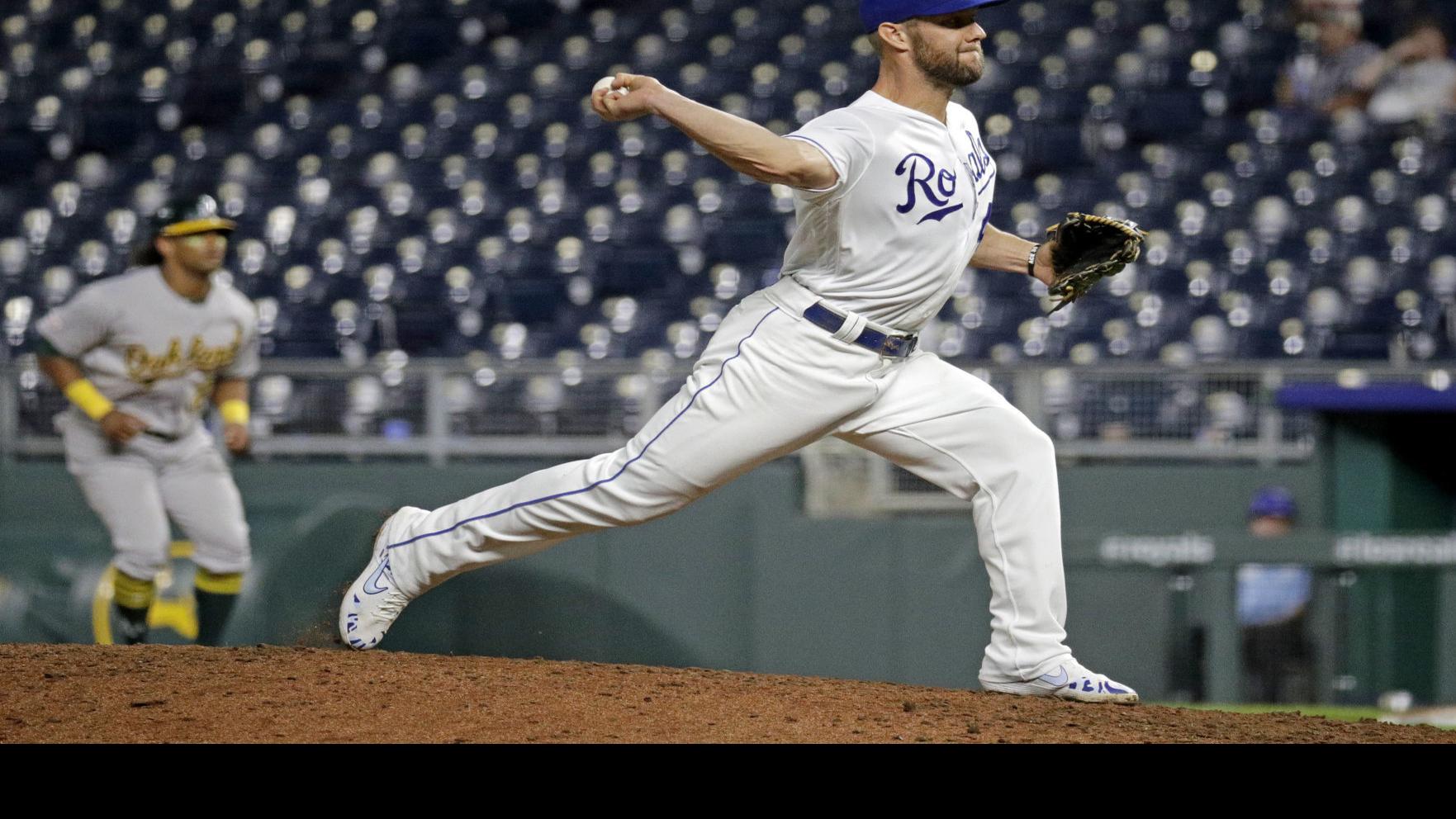 Now Pitching For The Royals Former Husker Alex Gordon Blogs Omaha Com