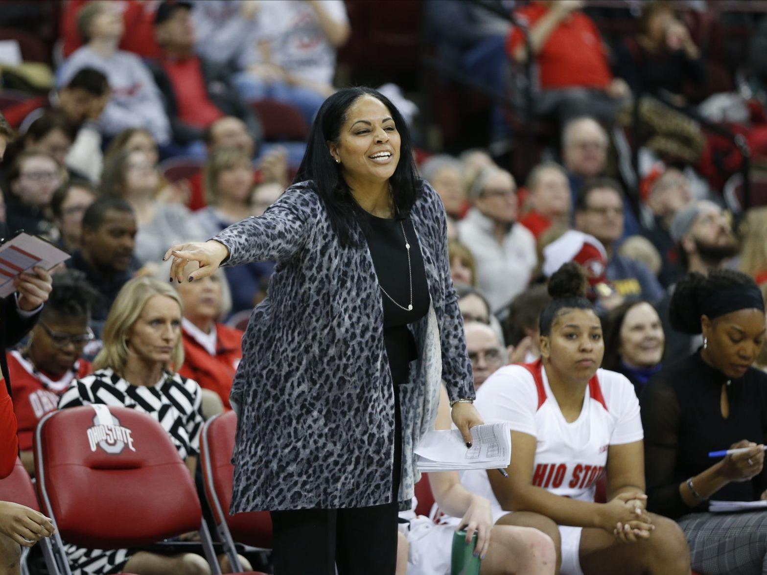 New Women S Basketball Coach Carrie Banks Drawn To Uno For The