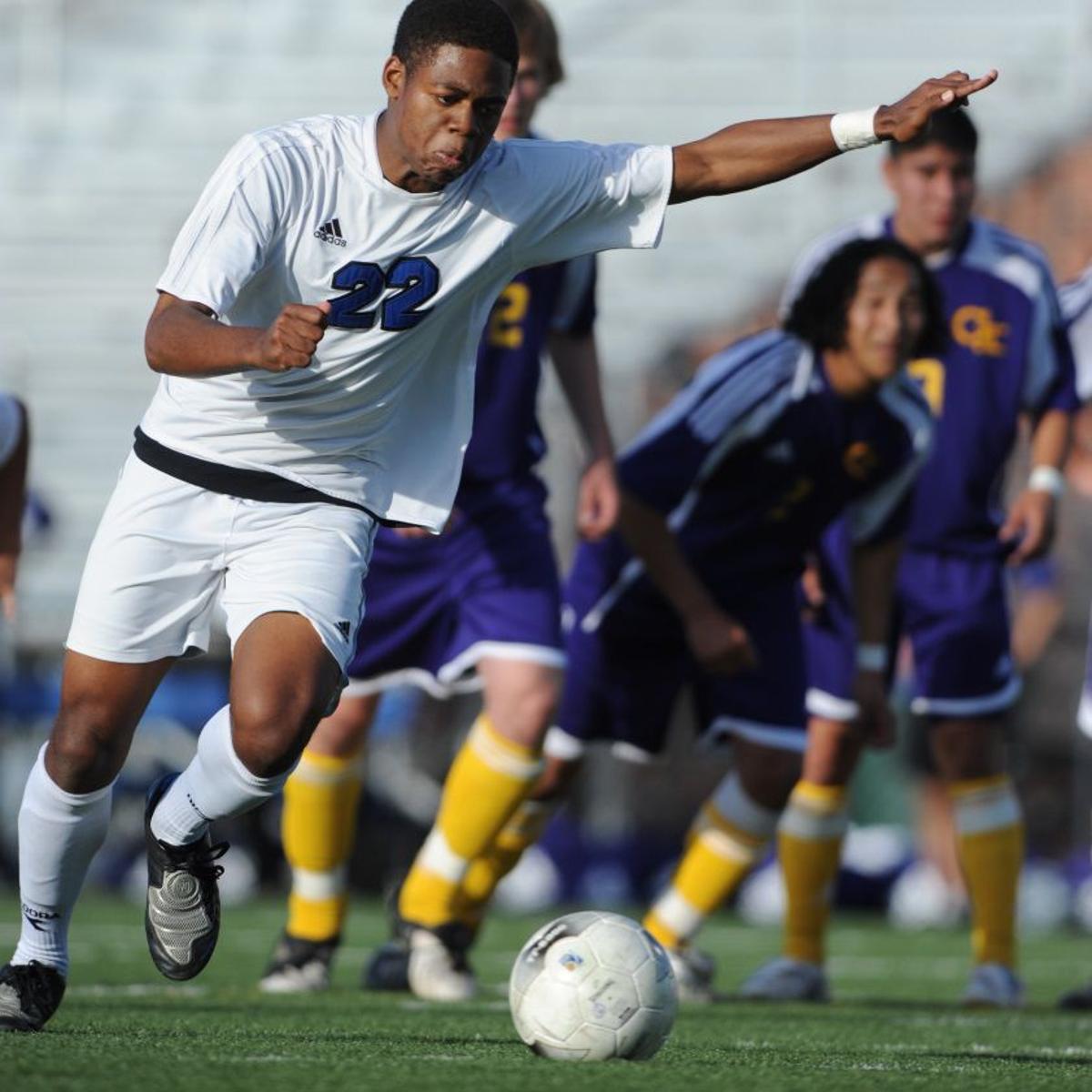 Kearney Grad Josh Gable Known For Trick Shot Field Goals Lands Tryout With New England Patriots Local Sports Omaha Com
